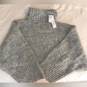 NWT- TOP SHOP cropped sweater. Sz 8-10. Color: heather blue/multi.